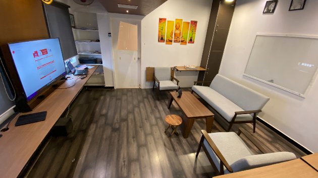 5 Seater Discussion Room