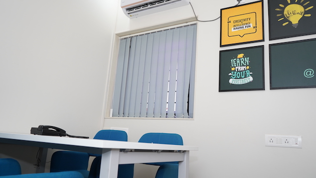 5 Seater Meeting Room