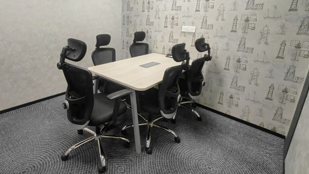 5 Seater Meeting Room