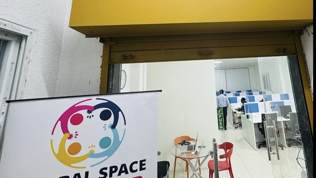 4 Seater Meeting Room