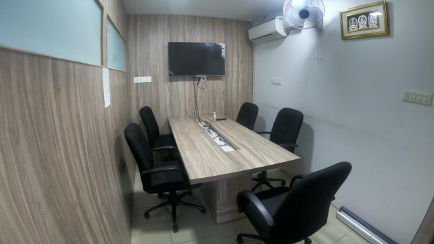 5 Seater Meeting Room