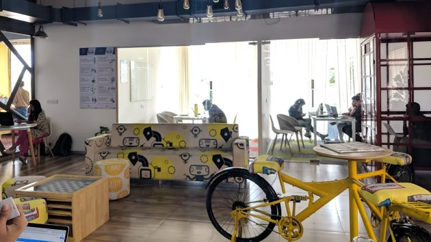 4 Seater Meeting Room