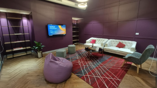 5 Seater Meeting Room