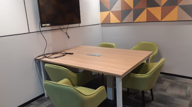 5 Seater Conference Room