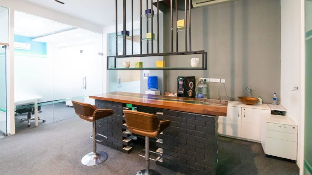 5 Seater Meeting Room