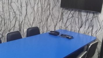 5 Seater Meeting Room