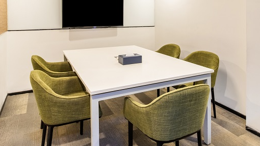 5 Seater Meeting Room