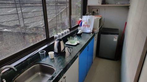 5 Seater Meeting Room