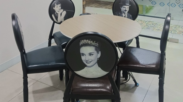 5 Seater Meeting Room