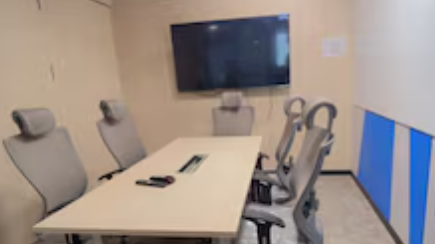 5 Seater Meeting Room
