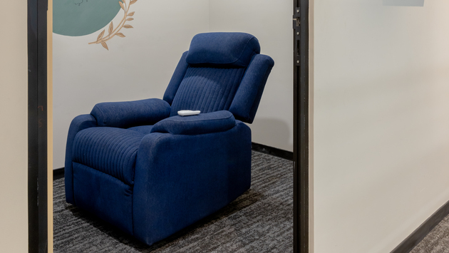 5 Seater Private Cabin 