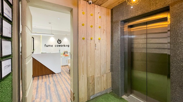 GoOffice 7455 5 Seater Private Cabin
