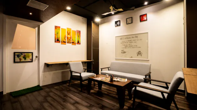 5 Seater Discussion Room