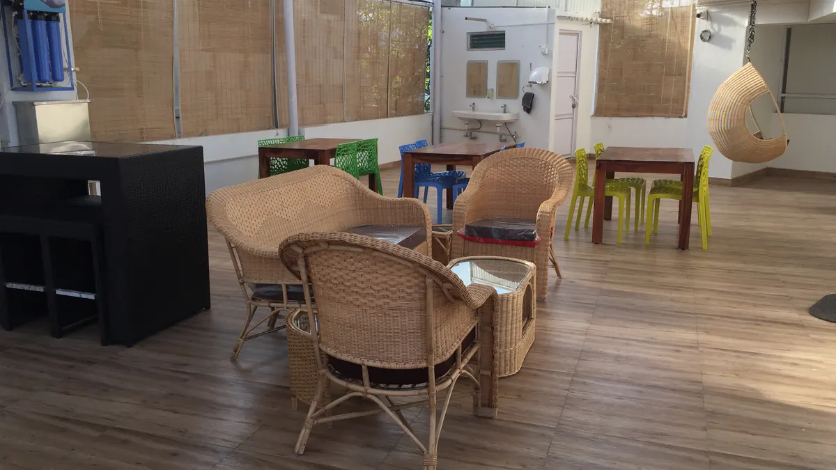 5 Seater Private Cabin