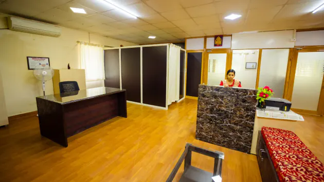 5 Seater Private Cabin 