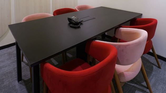 6 Seater Conference Room