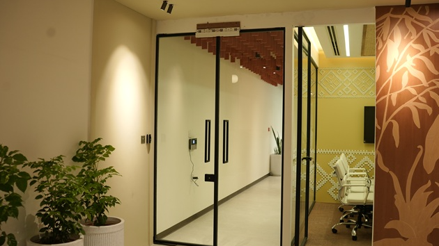 6 Seater Conference Room