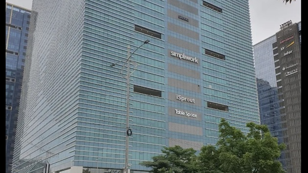 6 Seater Meeting Room