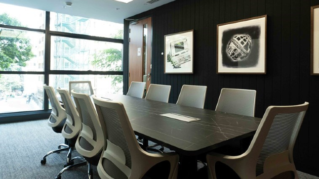 10 Seater Conference Room in Vasanth Nagar - WeWork 37 Cunningham | GoSpace 21199