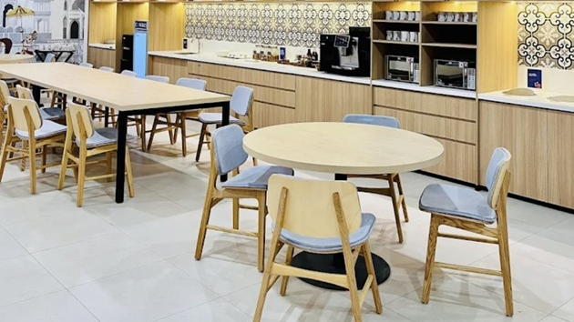 6 Seater Conference Room