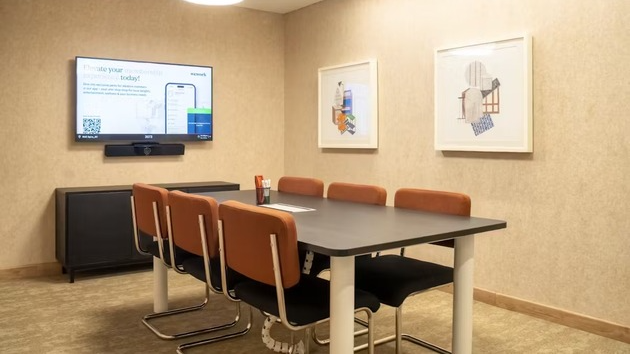 6 Seater Meeting Room