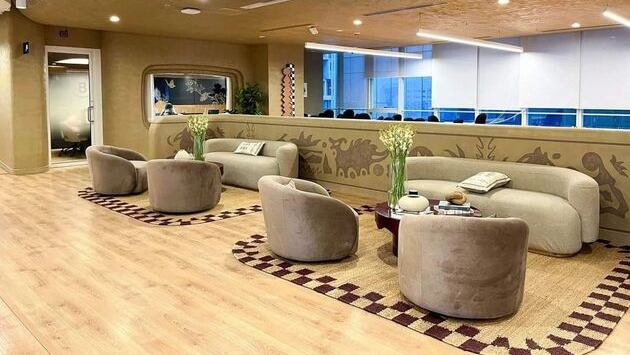 6 Seater Meeting Room