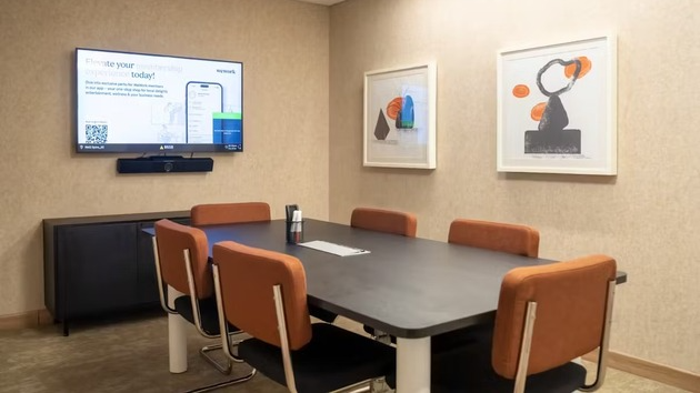 6 Seater Meeting Room