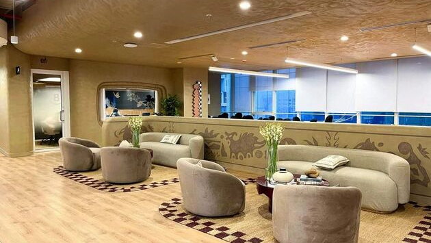 6 Seater Meeting Room