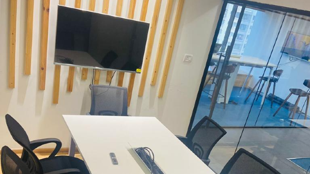 6 Seater Meeting Room