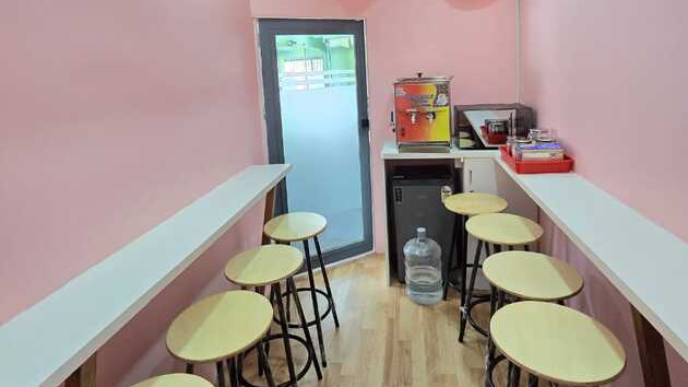 6 Seater Meeting Room