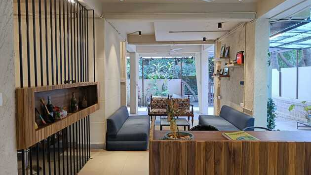 8 Seater Meeting Room