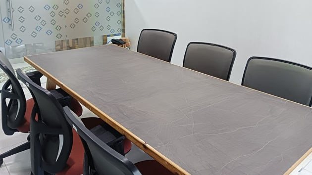 6 Seater Meeting Room
