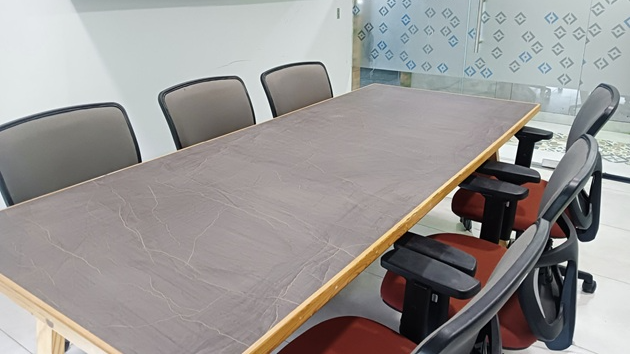6 Seater Meeting Room