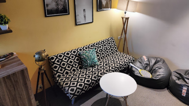 6 Seater Meeting Room