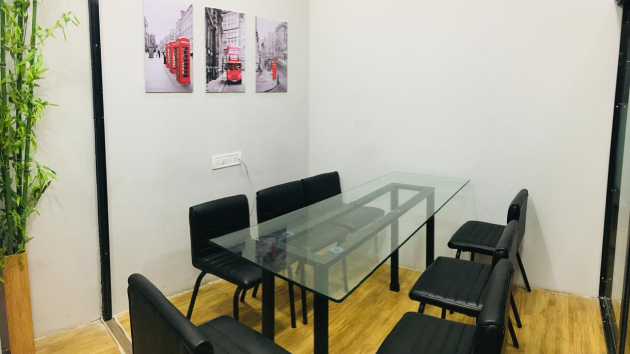 6 Seater Meeting Room