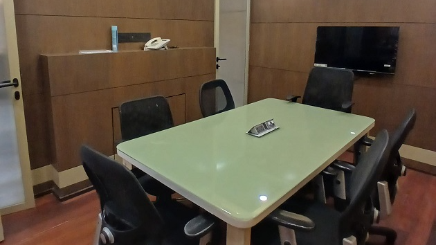 6 Seater Meeting Room