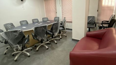6 Seater Meeting Room