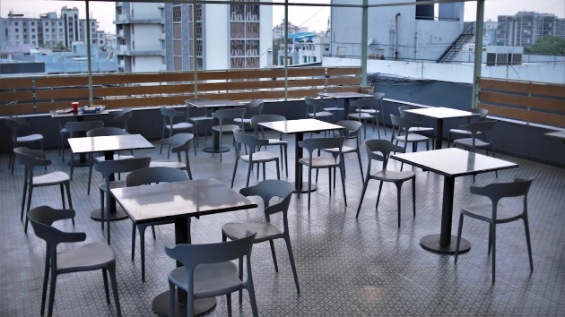 6 Seater Meeting Room