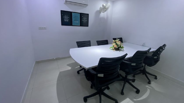 6 Seater Meeting Room