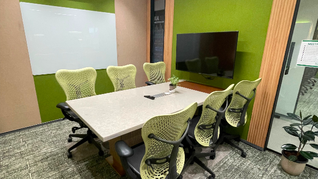 6 Seater Meeting Room