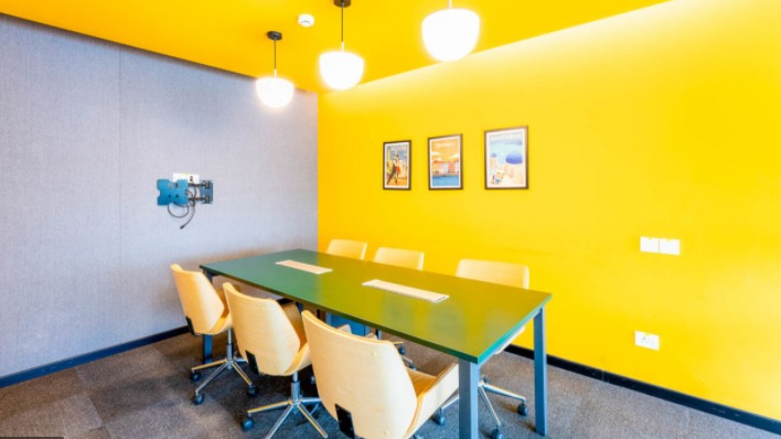 6 Seater Meeting Room