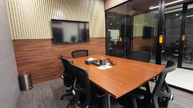 6 Seater Meeting Room