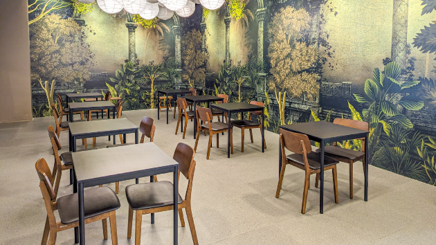 6 Seater Meeting Room