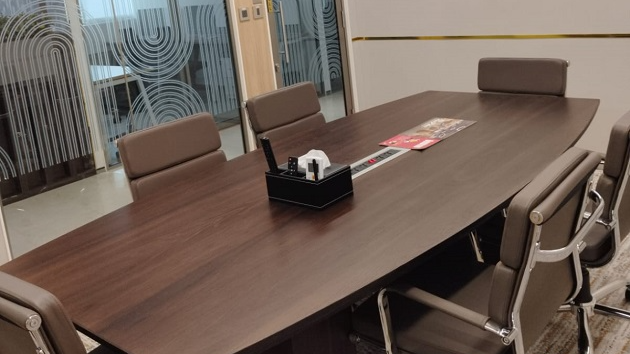 6 Seater Meeting Room