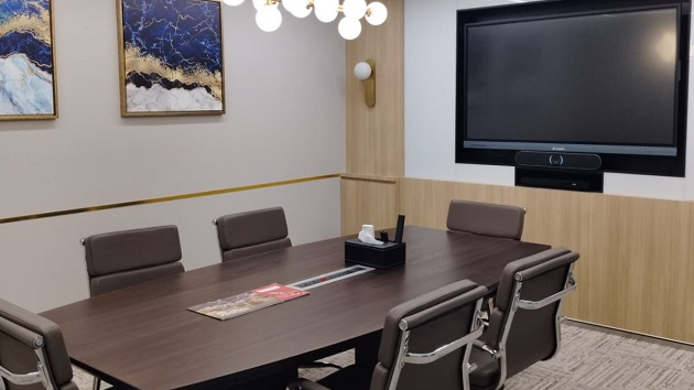 6 Seater Meeting Room