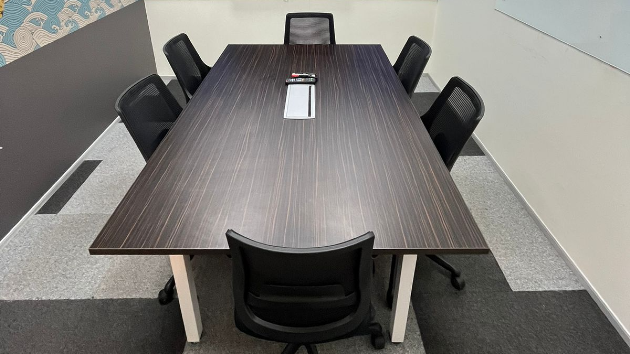 6 Seater Meeting Room