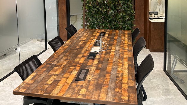 6 Seater Meeting Room