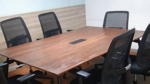 6 Seater Meeting Room