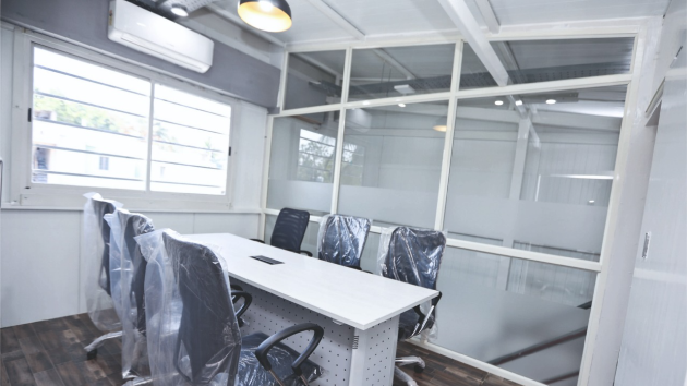 6 Seater Meeting Room 