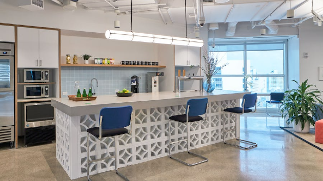 6 Seater Meeting Room